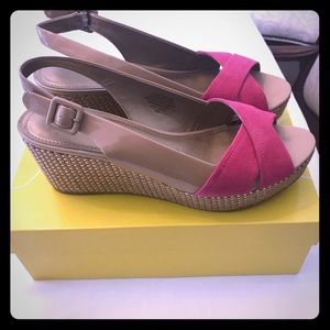 JOAN AND DAVID Circa Wedges (WORN ONCE)